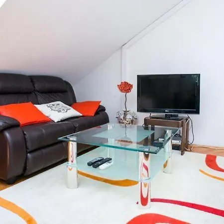 Harlekin- One-bedroom With Sea View Apartment